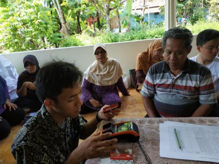 PENYALURAN PROGRAM SEMBAKO OLEH AGEN DI DESA WONOKROMO